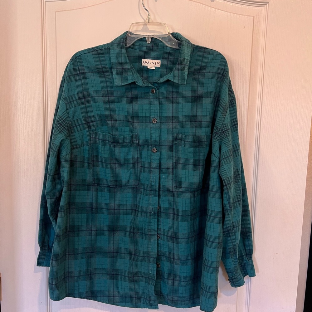 Women’s Ava & Viv green plaid button front shirt. Plus size 1X